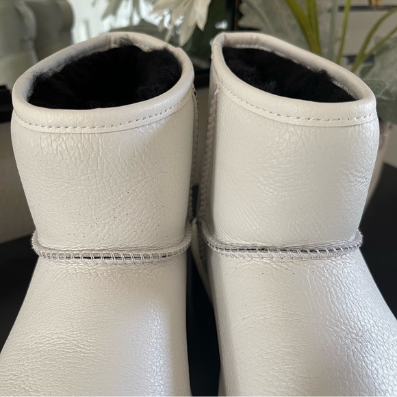 UGG Classic Mini Platform Ultra Matte White Leather - Picture 8 of 11